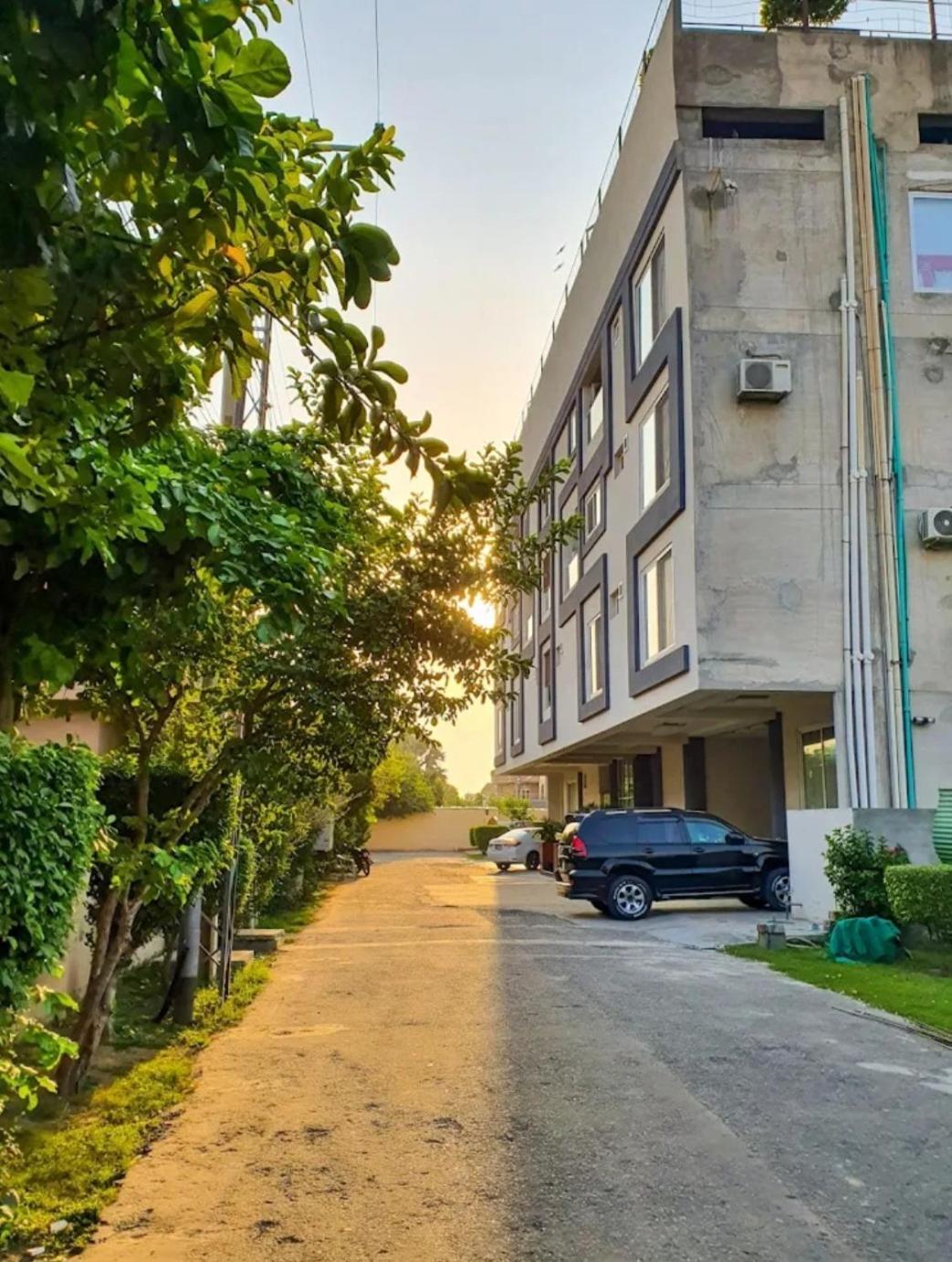 Furnished One-Bedroom Apartment For Rent Lahore Eksteriør bilde